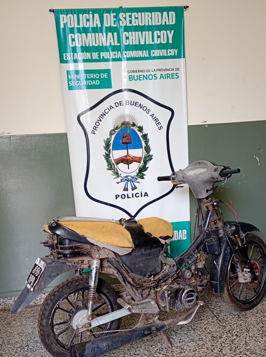 CHIVILCOY-MENOR DE 16 AÑOS APREHENDIDO CON MOTO ROBADA QUE FUE RESTITUIDA A SU PROPIETARIO