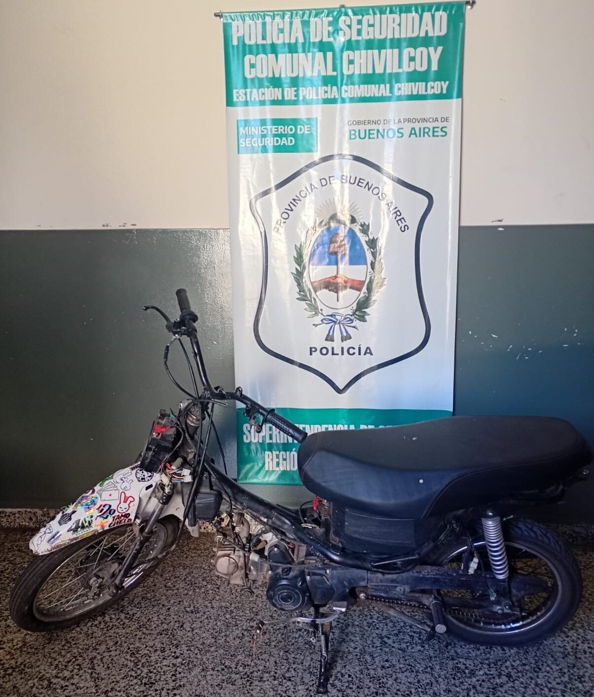 POLICÍA RECUPERA UNA MOTOCICLETA SUSTRAÍDA EN CHIVILCOY