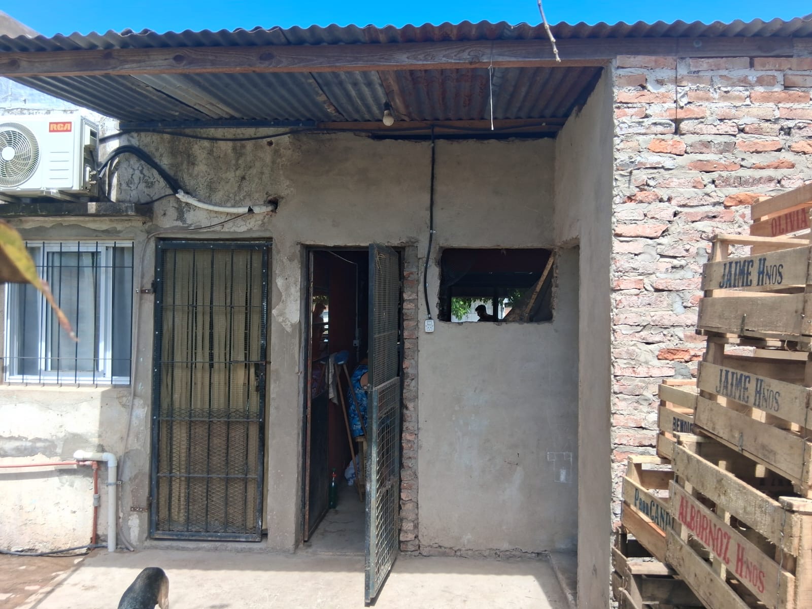 Se tomó conocimiento de un hecho delictivo ocurrido en una verdulería ubicada sobre avenida 22 de Octubre, a pocos metros de la calle Manuel López, en la ciudad de Chivilcoy