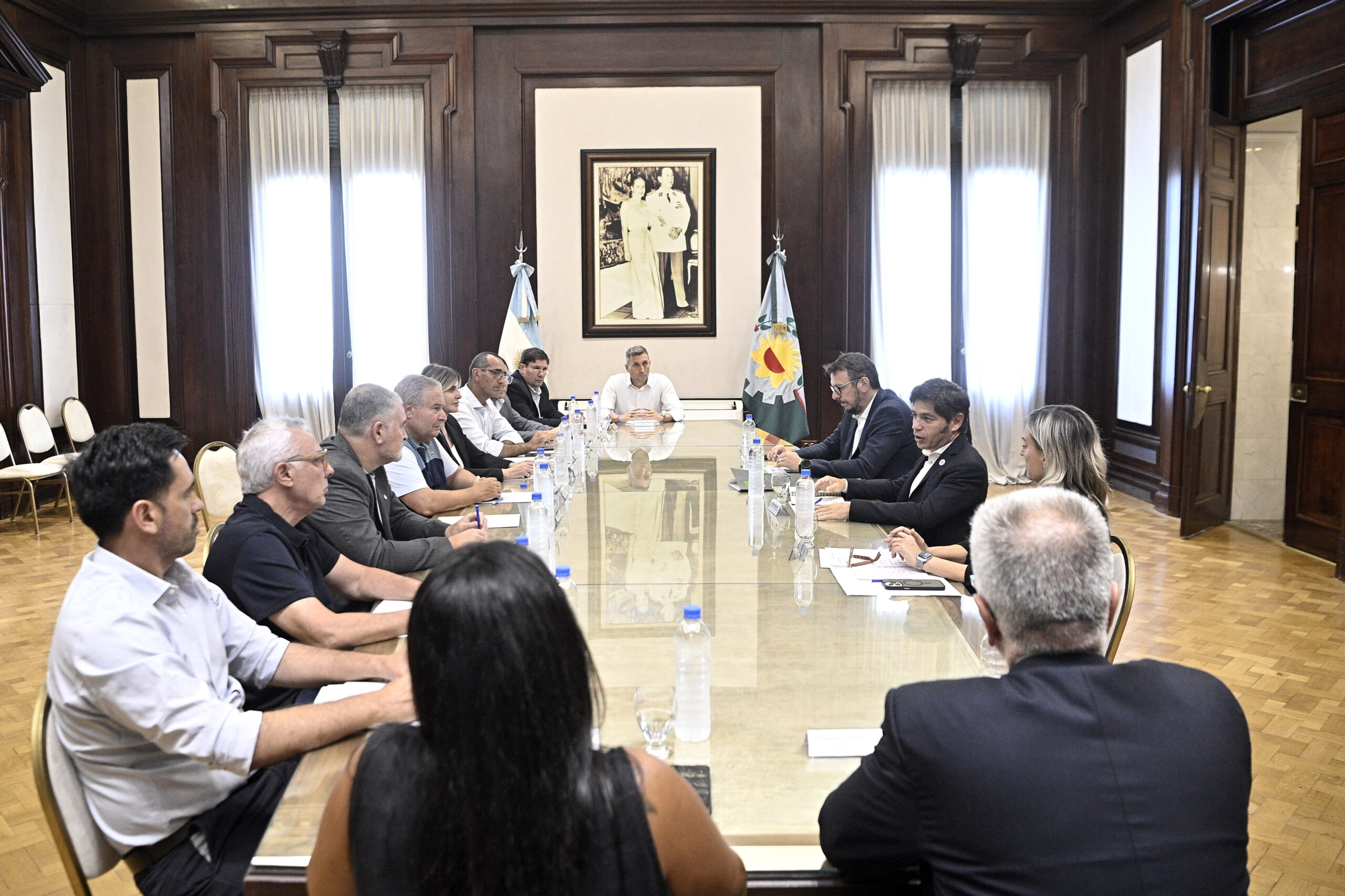 Kicillof y Cuattromo firmaron convenios con municipios para la compra de equipamiento