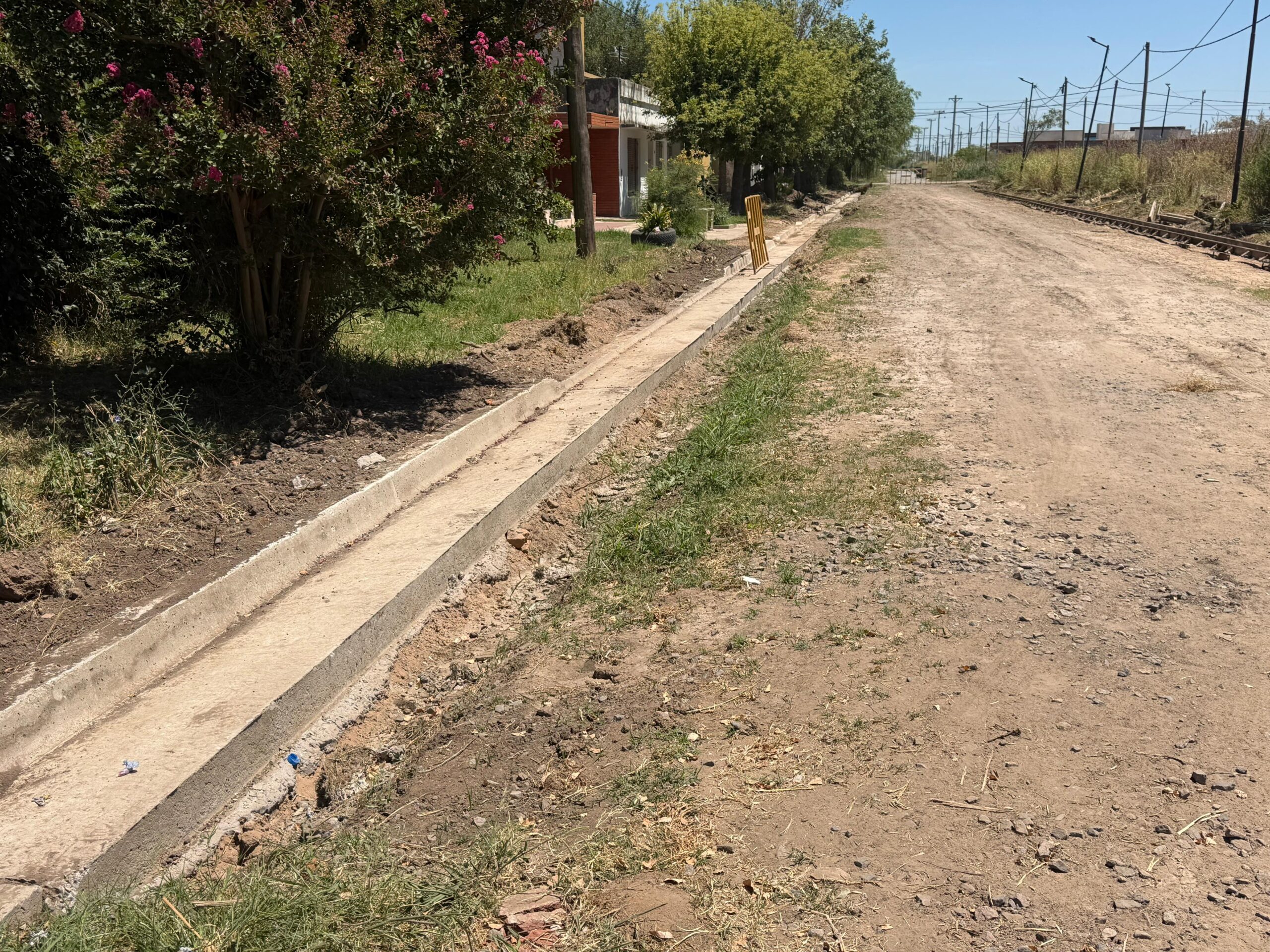 Avanzan las obras de cordón cuneta y apertura de calle en los barrios Norte y Gato y Mancha