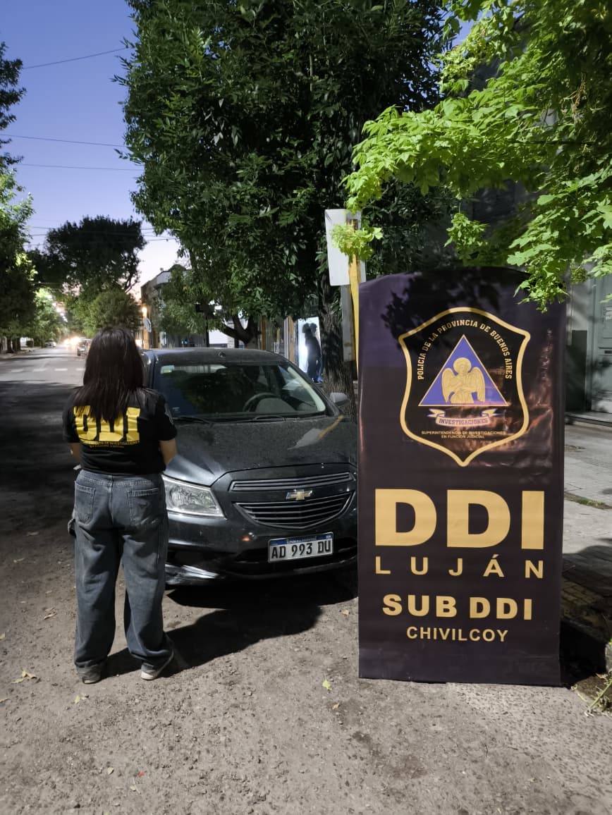 LA SUBDELEGACIÓN DEPARTAMENTAL DE INVESTIGACIONES EN FUNCIÓN JUDICIAL CHIVILCOY SECUESTRÓ UN VEHÍCULO CON PEDIDO DE SECUESTRO ACTIVO Y NUMERACIÓN ADULTERADA; SU CONDUCTORA FUE IMPUTADA POR USO DE DOCUMENTO PÚBLICO FALSO Y ENCUBRIMIENTO”
