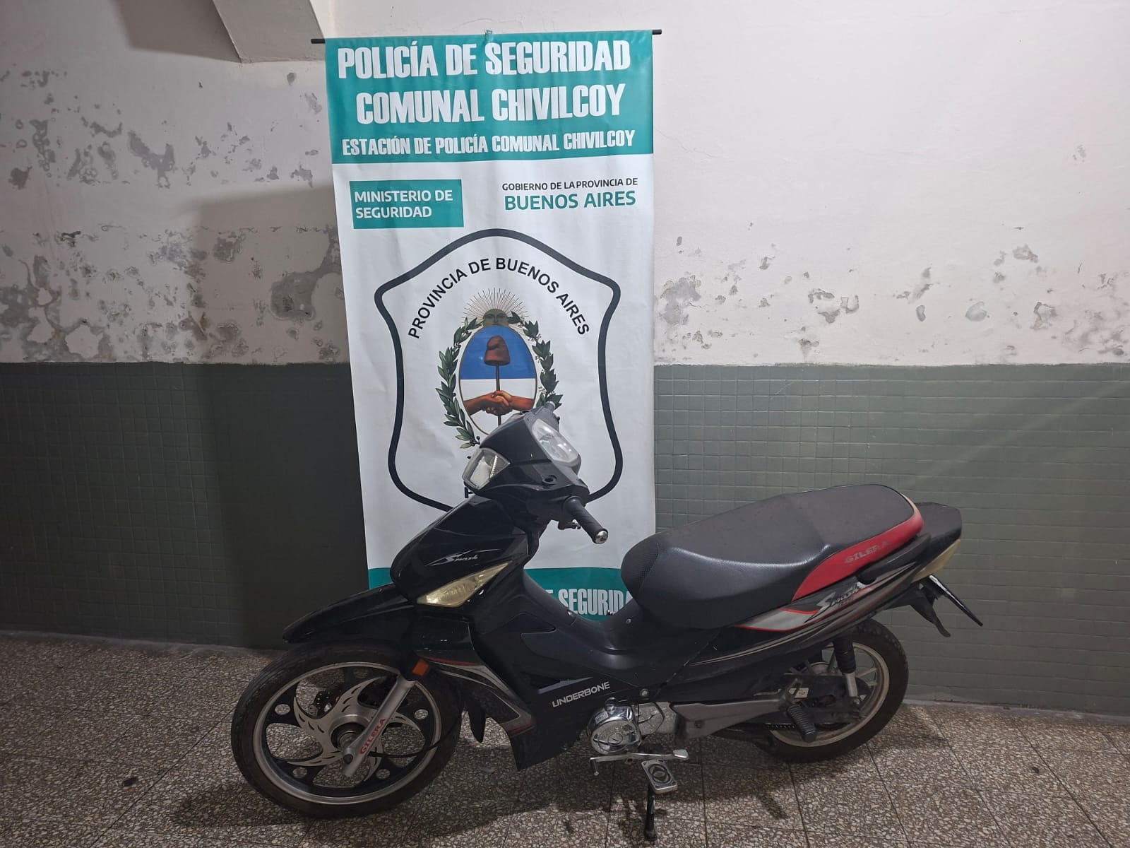 LA POLICÍA COMUNAL RECUPERÓ UNA MOTO SUSTRAÍDA Y DETUVO A UN MENOR