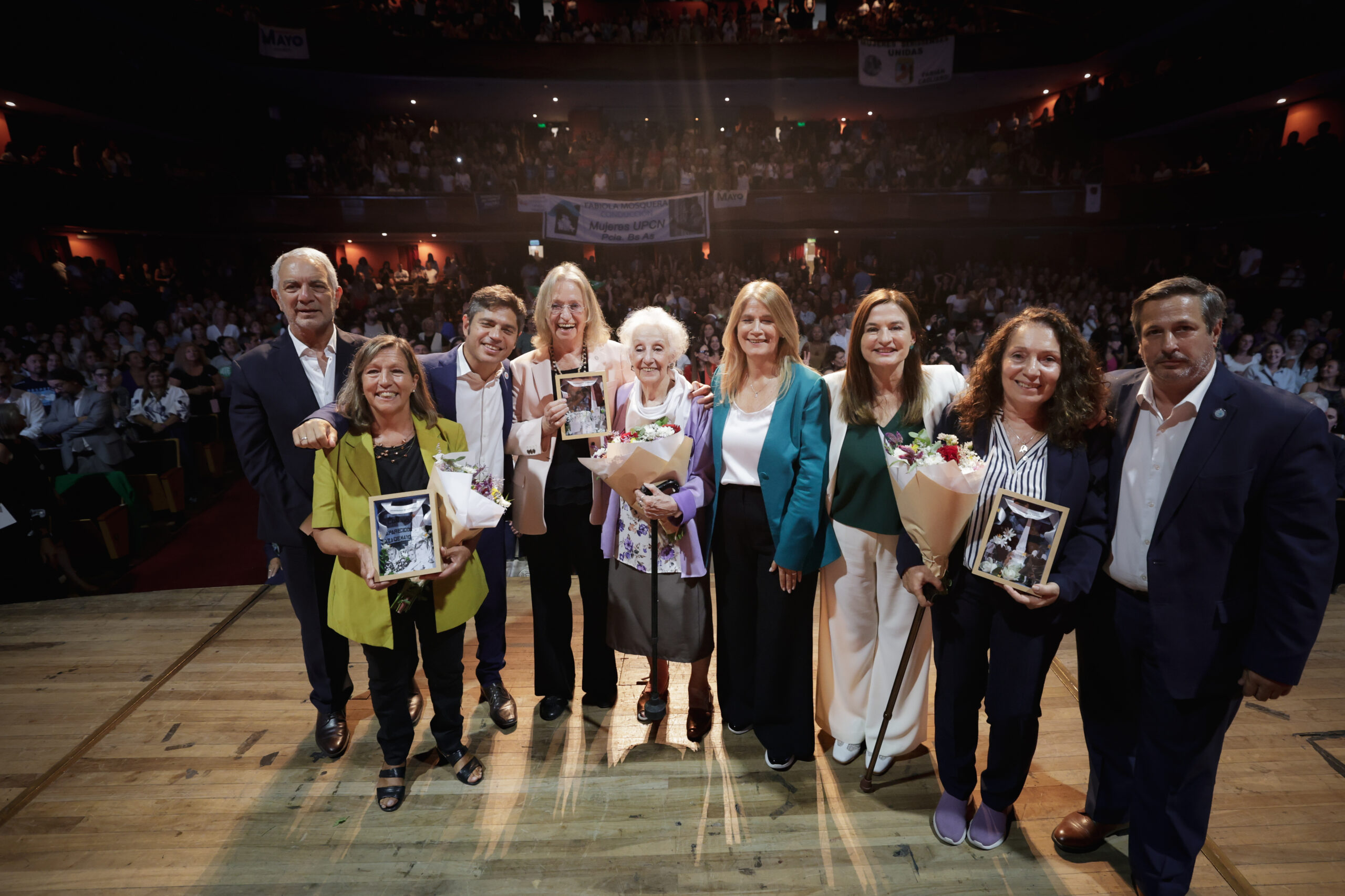 LA PLATA-Kicillof participó del cierre de las jornadas por el Dia Internacional de la Mujer Trabajadora