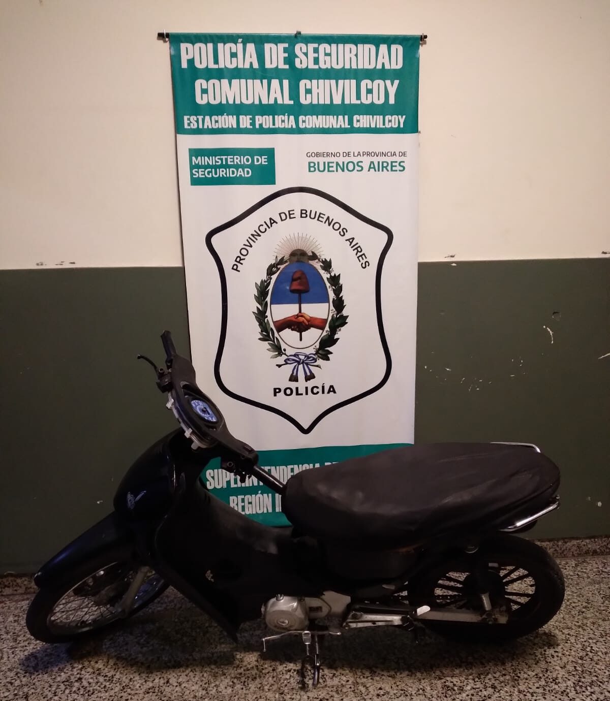 MOTO RECUPERADA, SUSTRAÍDA EN LA LOCALIDAD DE CHACABUCO: UN MENOR QUEDÓ DETENIDO