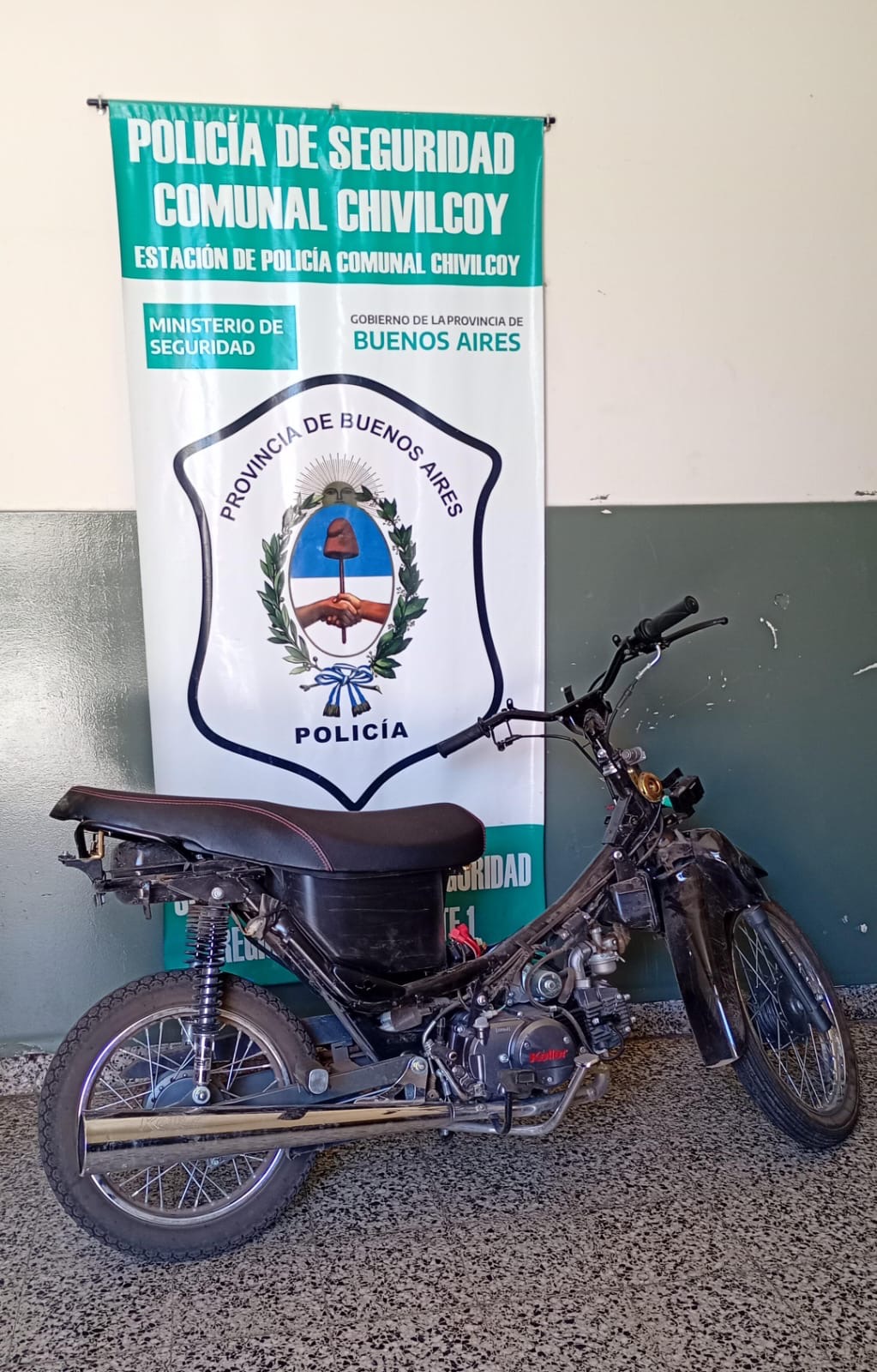 LA POLICÍA COMUNAL RECUPERA UNA MOTO SUSTRAÍDA Y DETIENE A UN MENOR