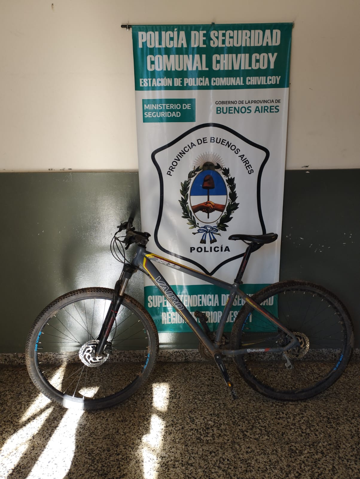 LA POLICÍA DETIENE A UN MENOR DE EDAD POR EL HURTO DE UNA BICICLETA
