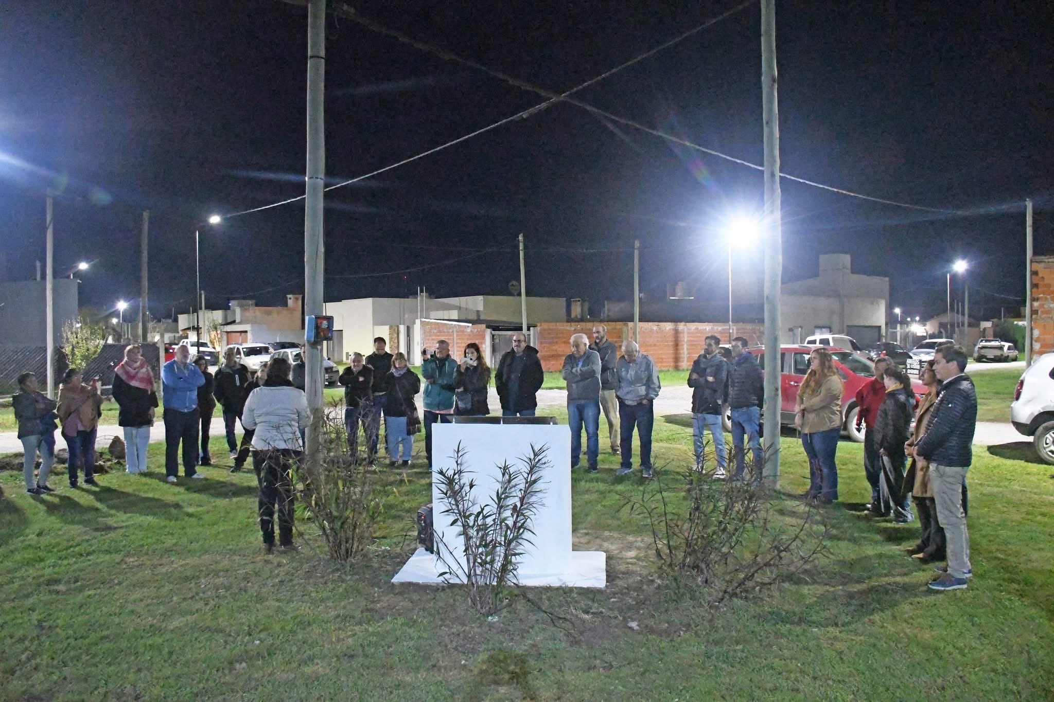 Se recordó al fiscal Julio César Strassera con un acto de memoria colectiva en el barrio Los Álamos