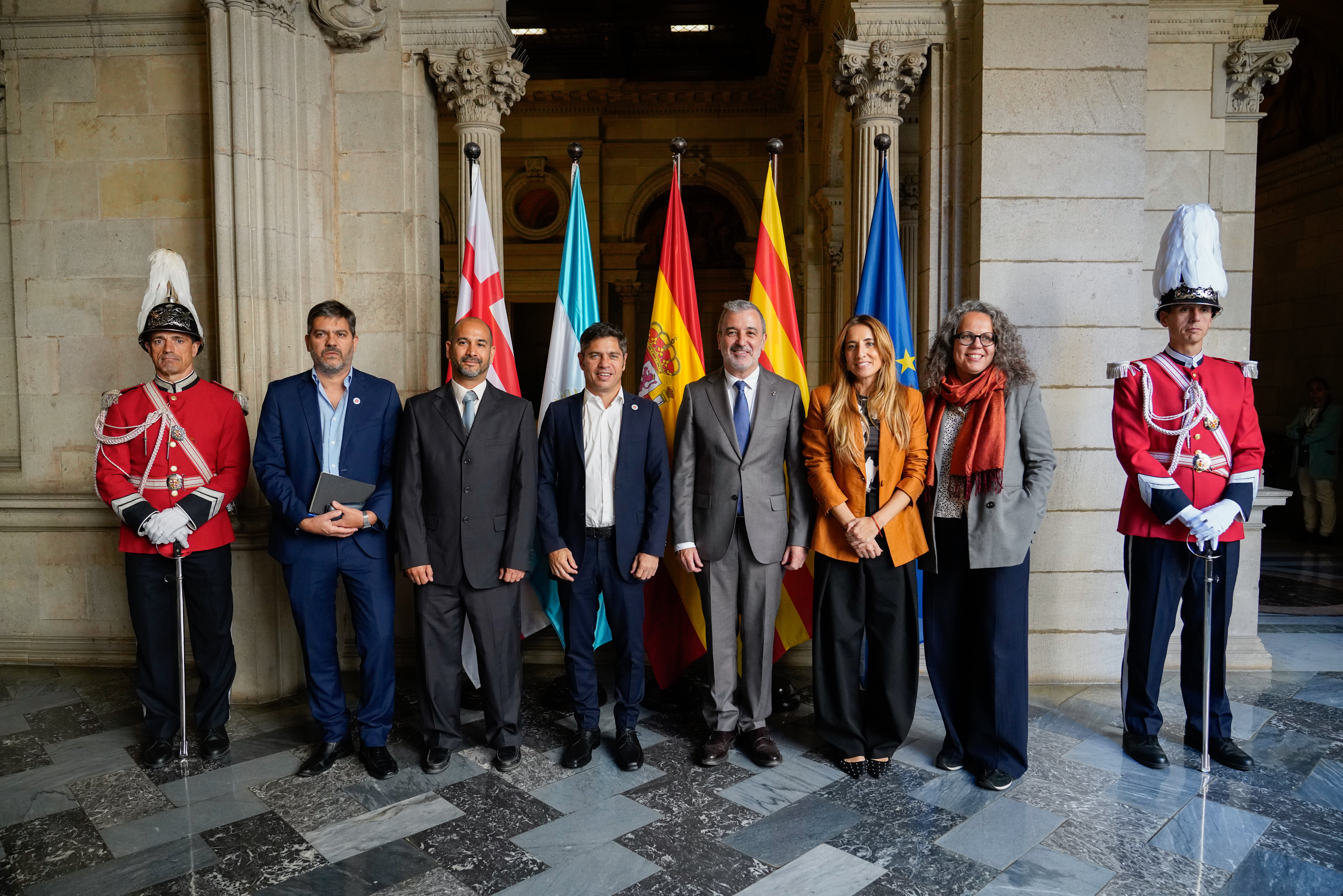 Kicillof se reunió con el alcalde de Barcelona