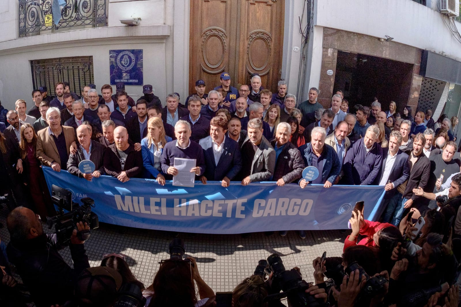 Larroque: “Milei hacete cargo, menos Adorni, más alimentos a chicos de escuelas”