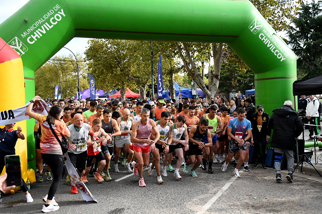 Una multitud participó y acompañó la Segunda Edición de la maratón “Bomberos Corre” organizada por Bomberos de Chivilcoy
