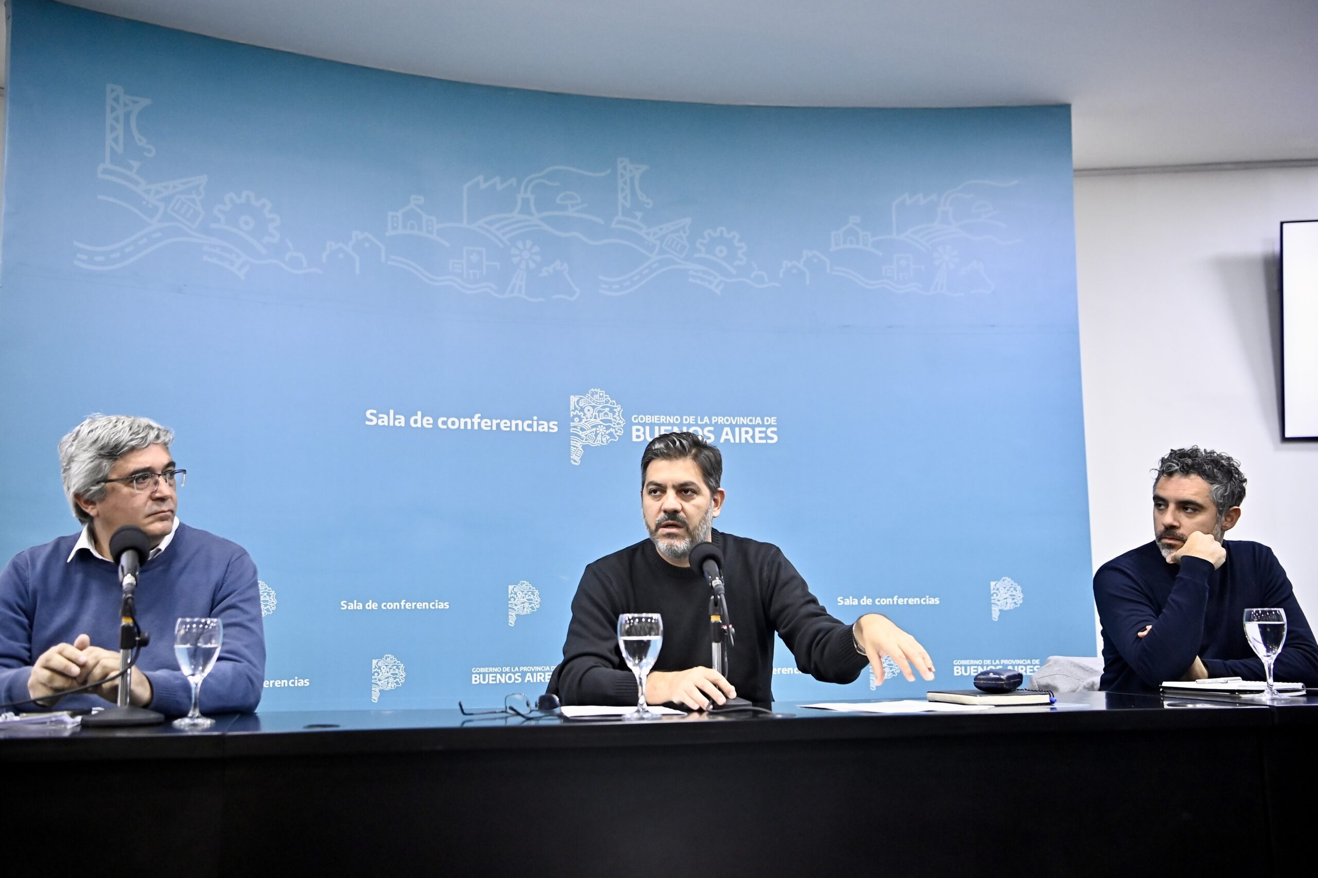 CONFERENCIA DE PRENSA MINISTROS DE GOBIERNO, CARLOS BIANCO; Y DE DESARROLLO AGRARIO, JAVIER RODRÍGUEZ; Y EL DIRECTOR EJECUTIVO DE ARBA, CRISTIAN GIRARD