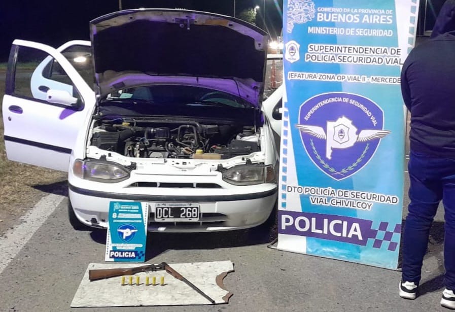 LA POLICÍA VIAL DETUVO A UNA PERSONA POR PORTACIÓN ILEGAL DE ARMA DE FUEGO