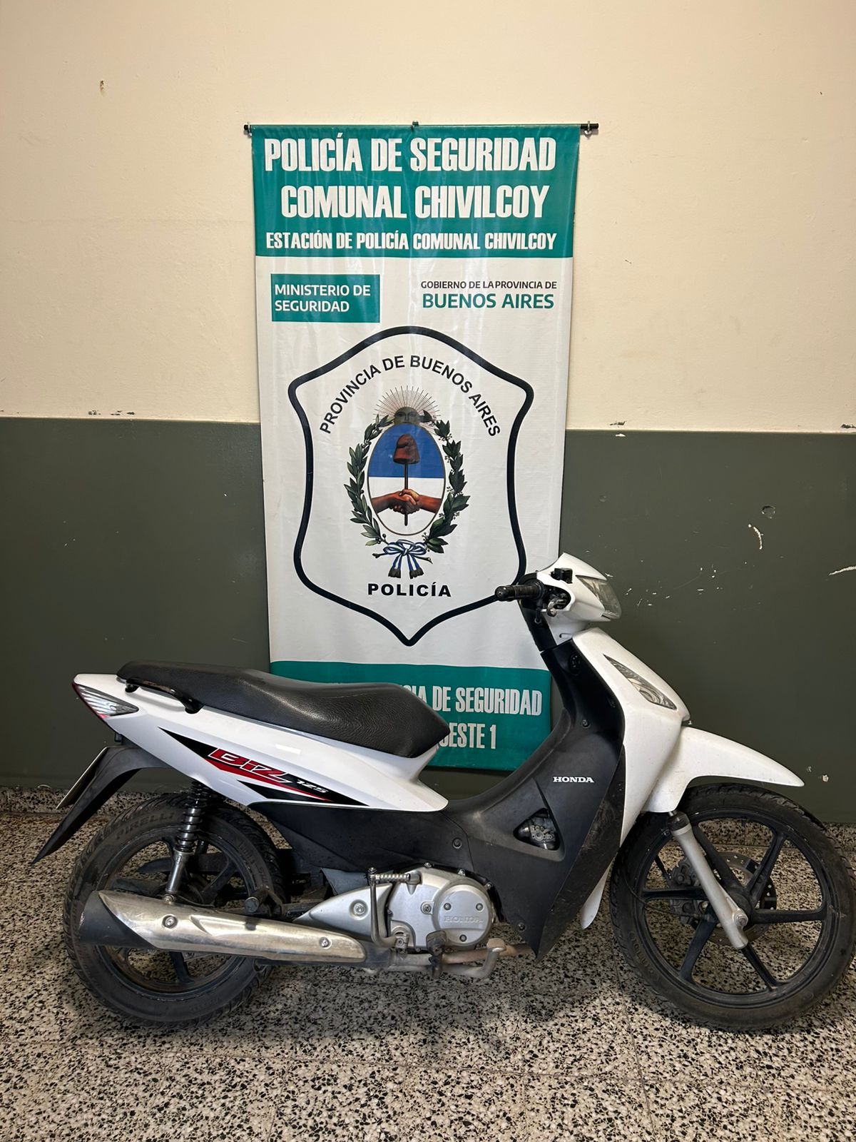 Hurto esclarecido: recuperaron una motocicleta robada y realizaron un allanamiento
