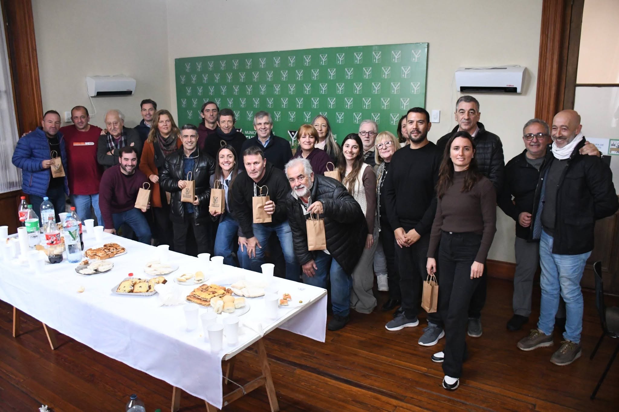 El intendente junto a funcionarios agasajaron al Periodismo local en su día