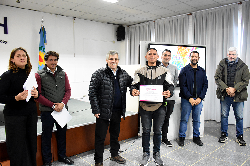 Acto de entrega de certificados del curso “Capacitar para Aprender”: más herramientas para fortalecer el trabajo y los emprendimientos locales