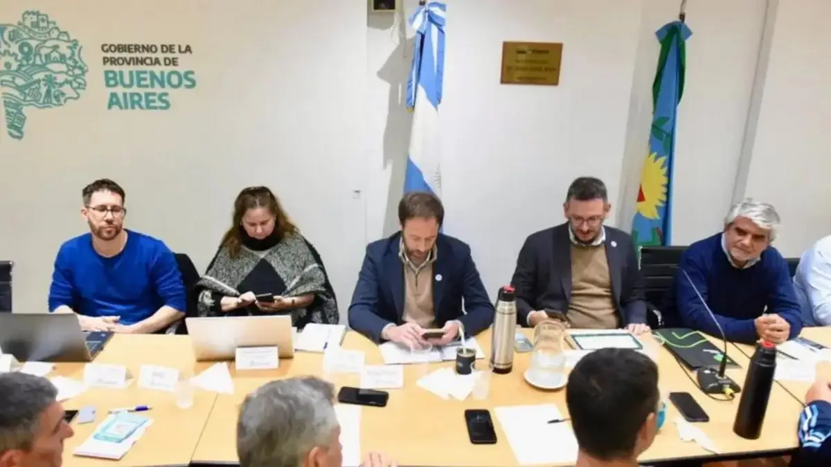 La Provincia ofreció a los gremios docentes un aumento salarial del 7% escalonado en julio y agosto