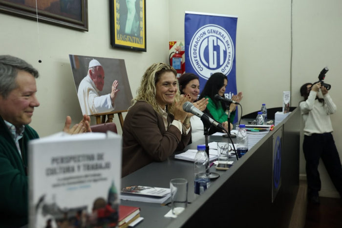En la CGT se presentó un libro sobre las transformaciones del mundo laboral