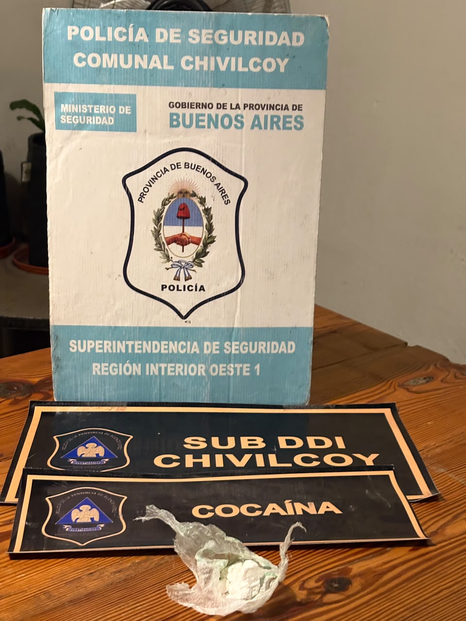Allanamiento por una causa de lesiones: detuvieron a un hombre que efectuó disparos a otro. Además se le secuestró cocaína en su poder