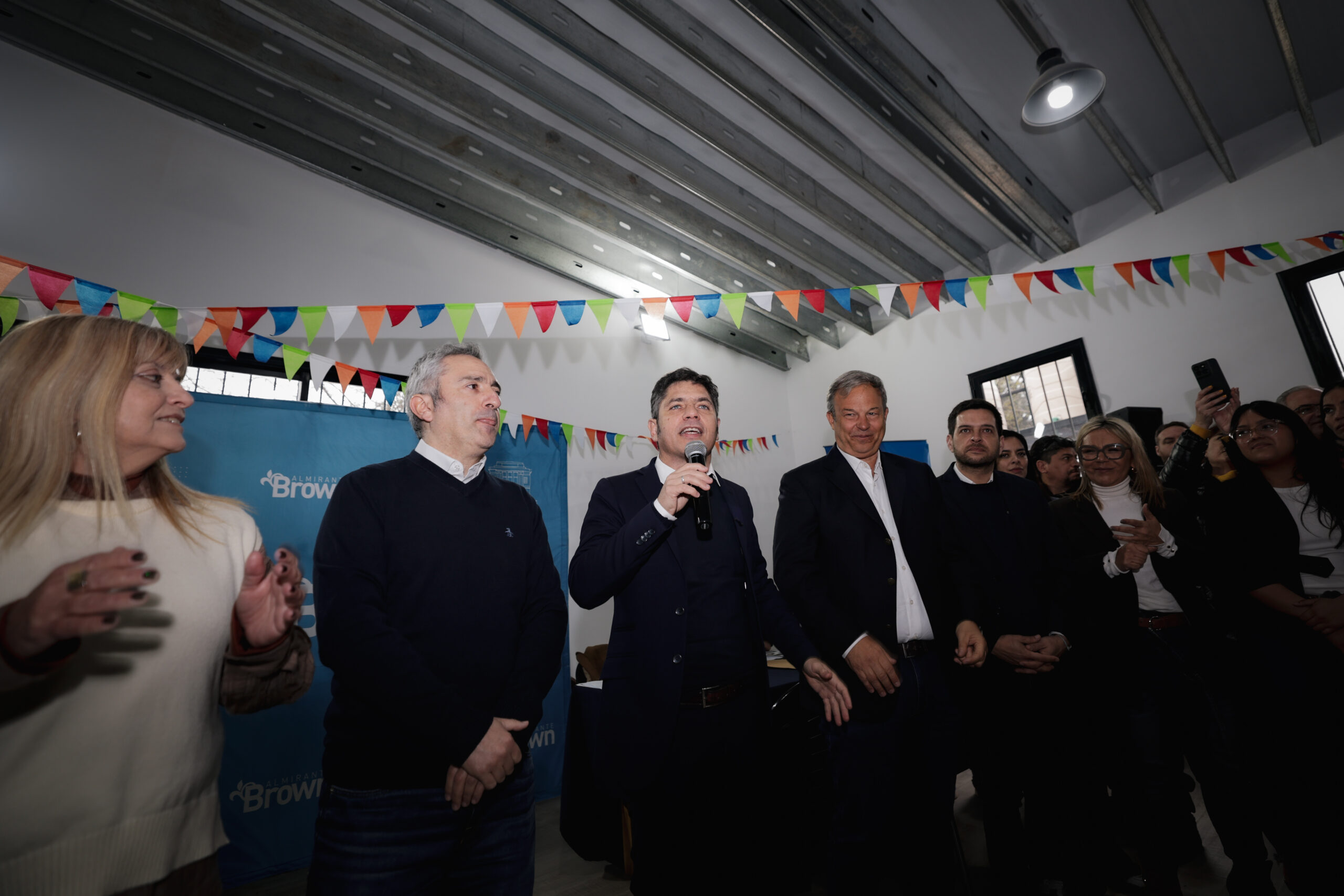 ALMIRANTE BRONW-Kicillof inauguró el nuevo SUM del Centro Integrador Comunitario Longchamps