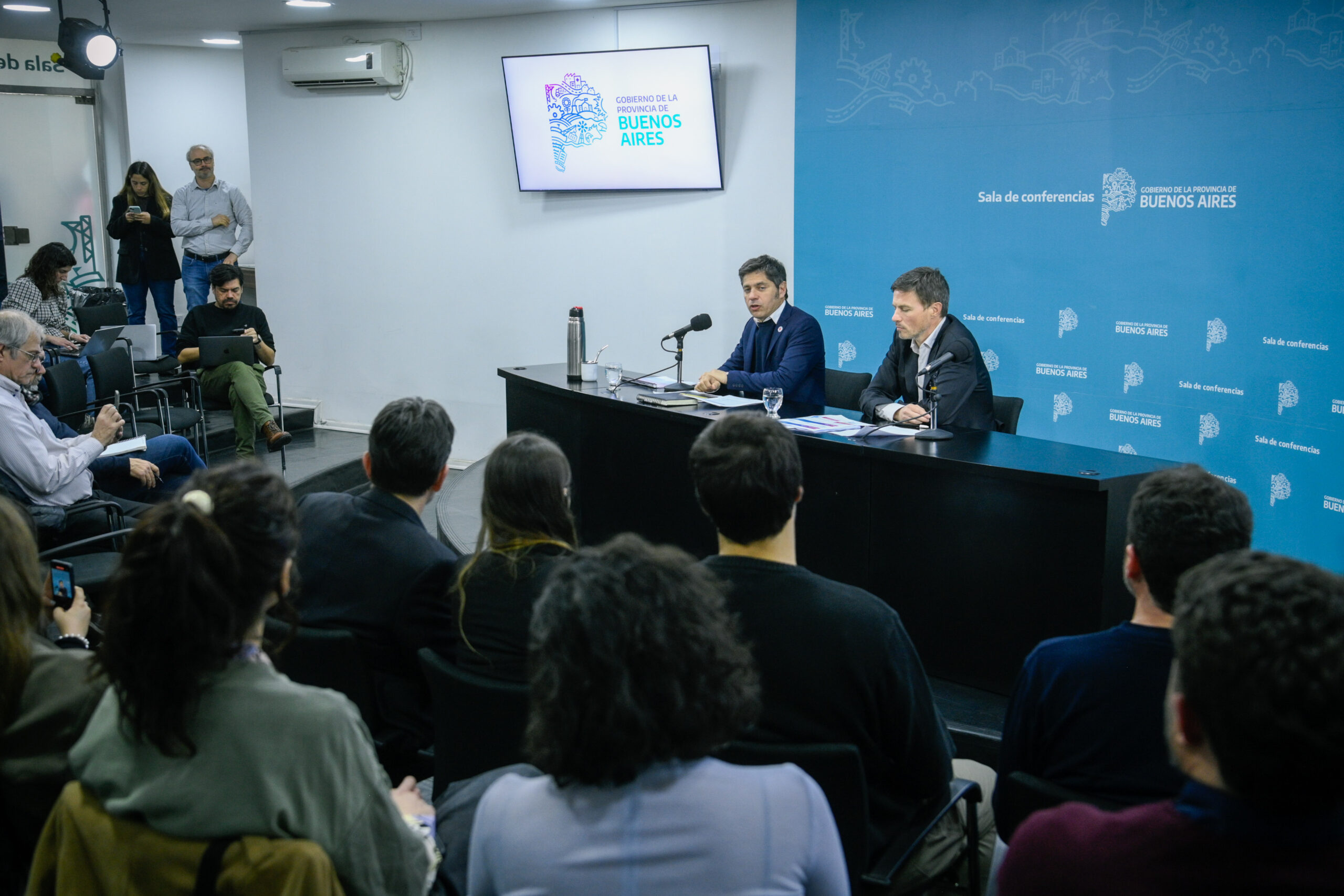 ENDEUDAMIENTO DE LAS FAMILIAS- Kicillof y Costa anunciaron medidas para defender a los consumidores de billeteras virtuales