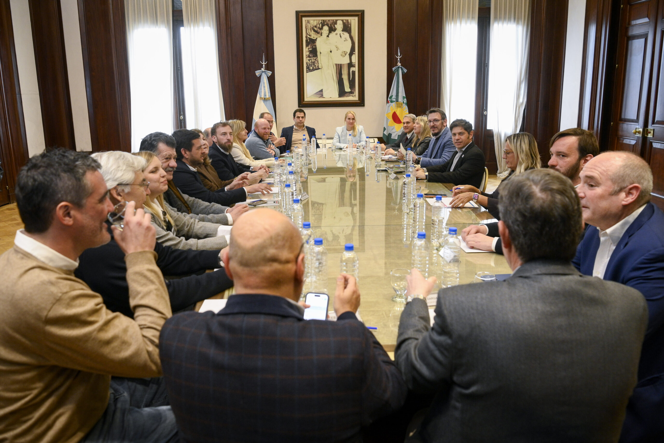 PROVINCIA LEASING-Kicillof y Cuattromo firmaron convenios con municipios para la compra de bienes de capital