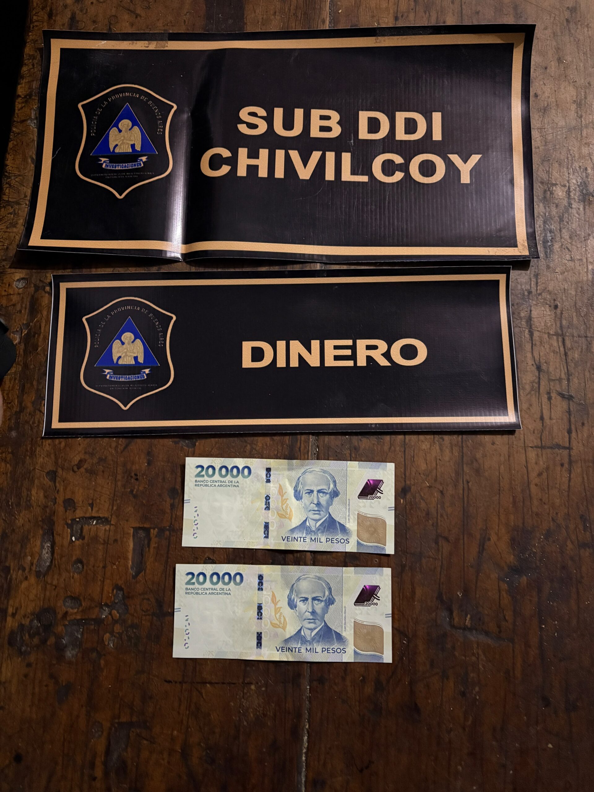 Tres personas fueron detenidas, entre ellas un menor de edad, en el marco de una investigación por un robo agravado en poblado y en banda ocurrido el pasado 21 de julio en la ciudad de Chivilcoy.