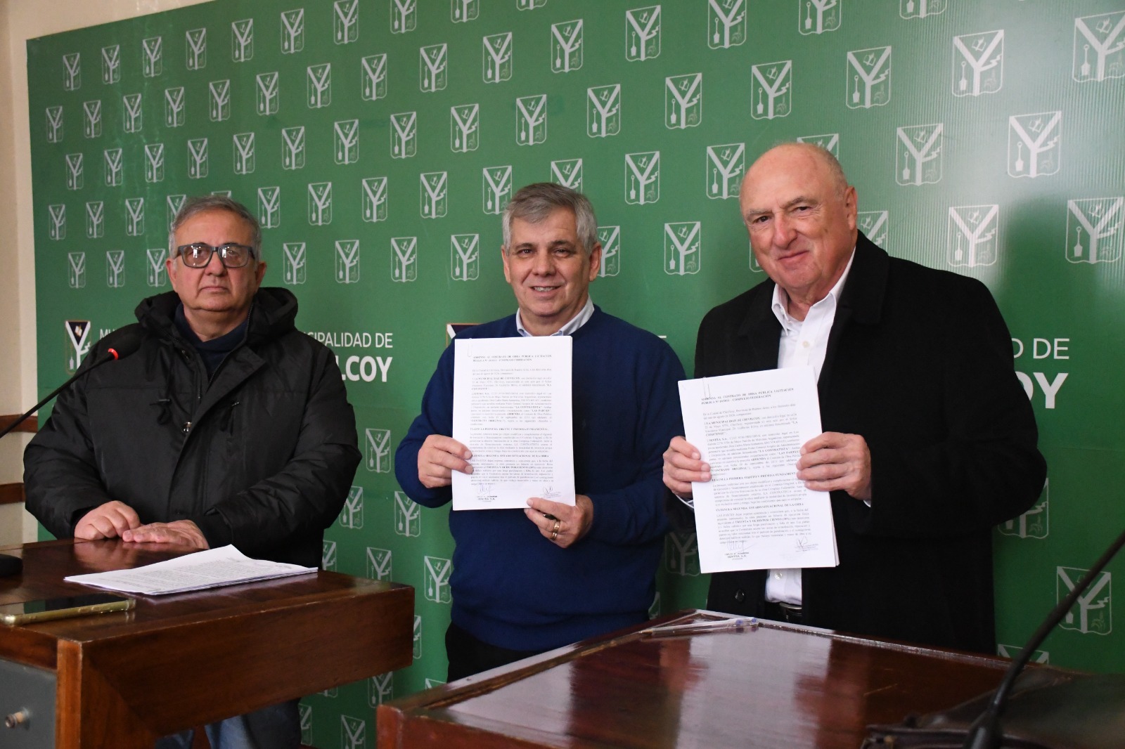 Se firmó el convenio para finalizar el Complejo Federación: Britos pidió al Concejo “pensar en el beneficio para todos los chivilcoyanos”