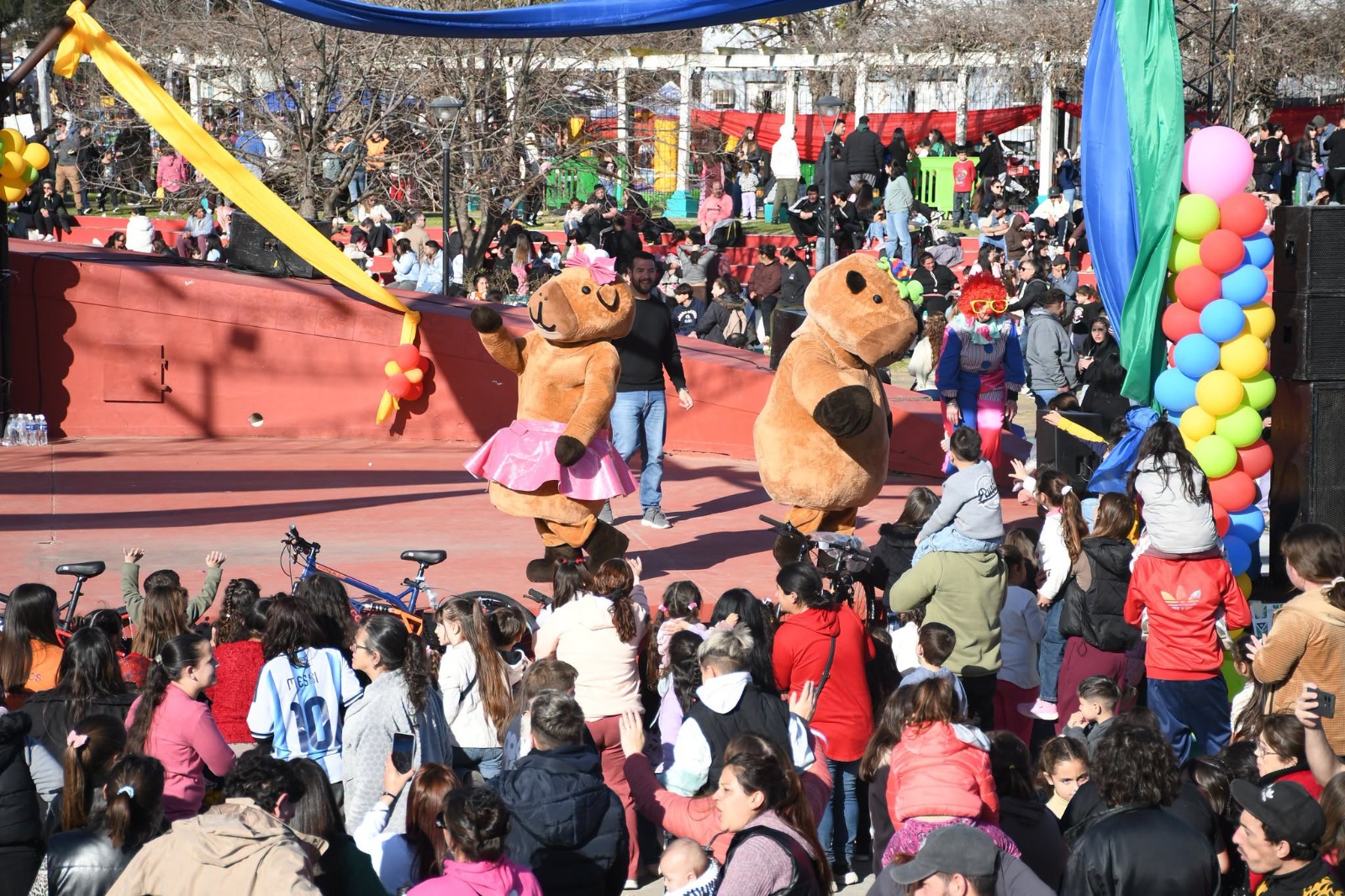 Una fiesta de la comunidad: Chivilcoy celebró el Día de la Niñez con shows, sorteos, circo y la Feria Bio