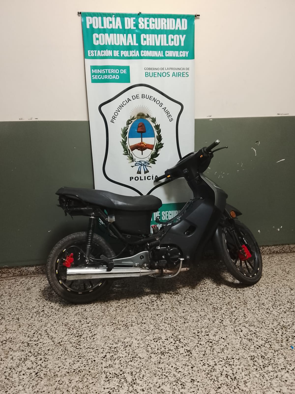 Recuperaron cuatro motos robadas y aprehendieron a dos mayores y un menor en tres procedimientos