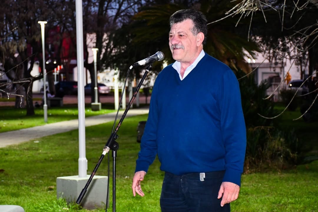O’Brien: se realizó el encendido de la nueva iluminación LED de la Plaza Leandro N. Alem