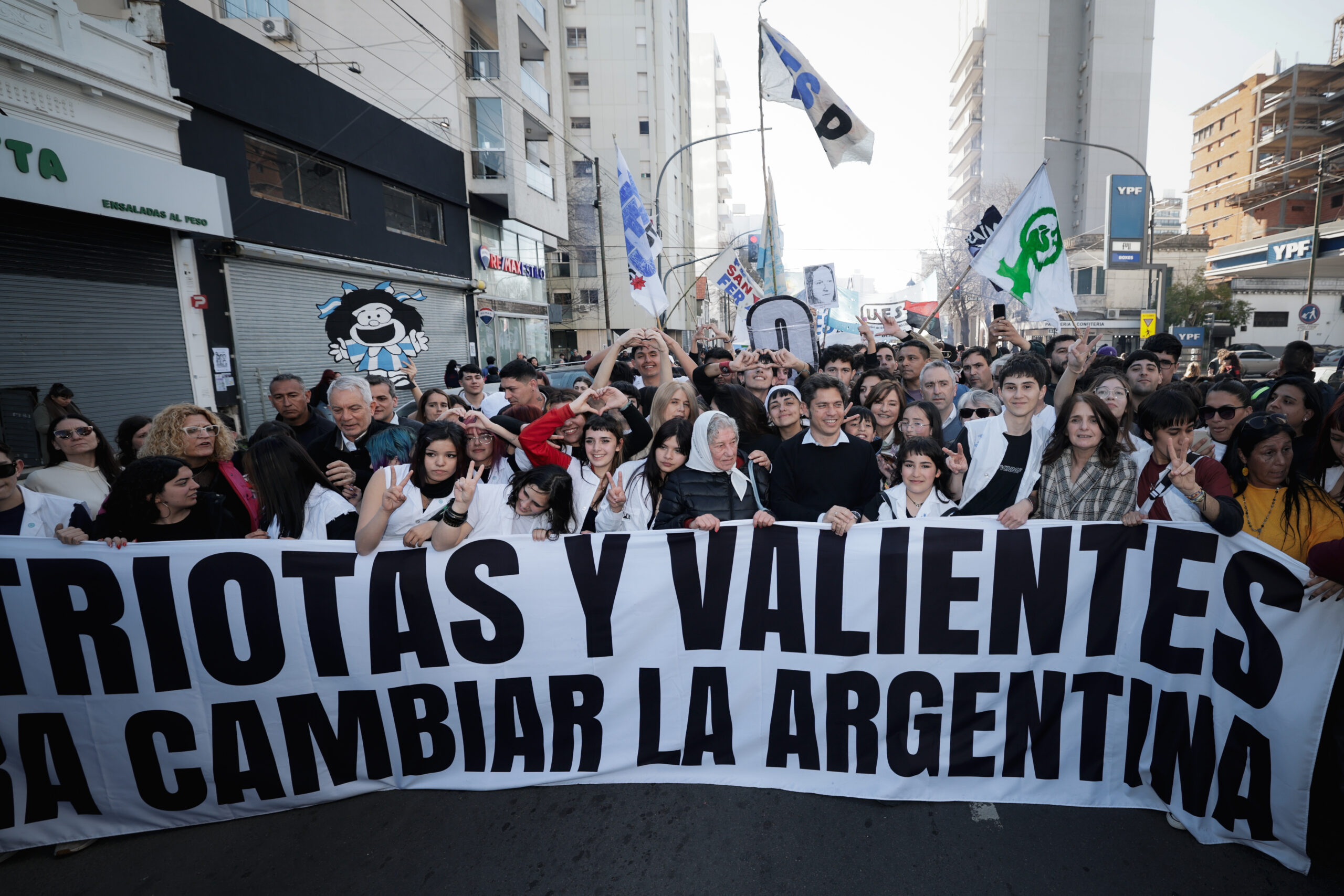 Kicillof participó en La Plata de la marcha por el 50° aniversario de La Noche de los Lápices