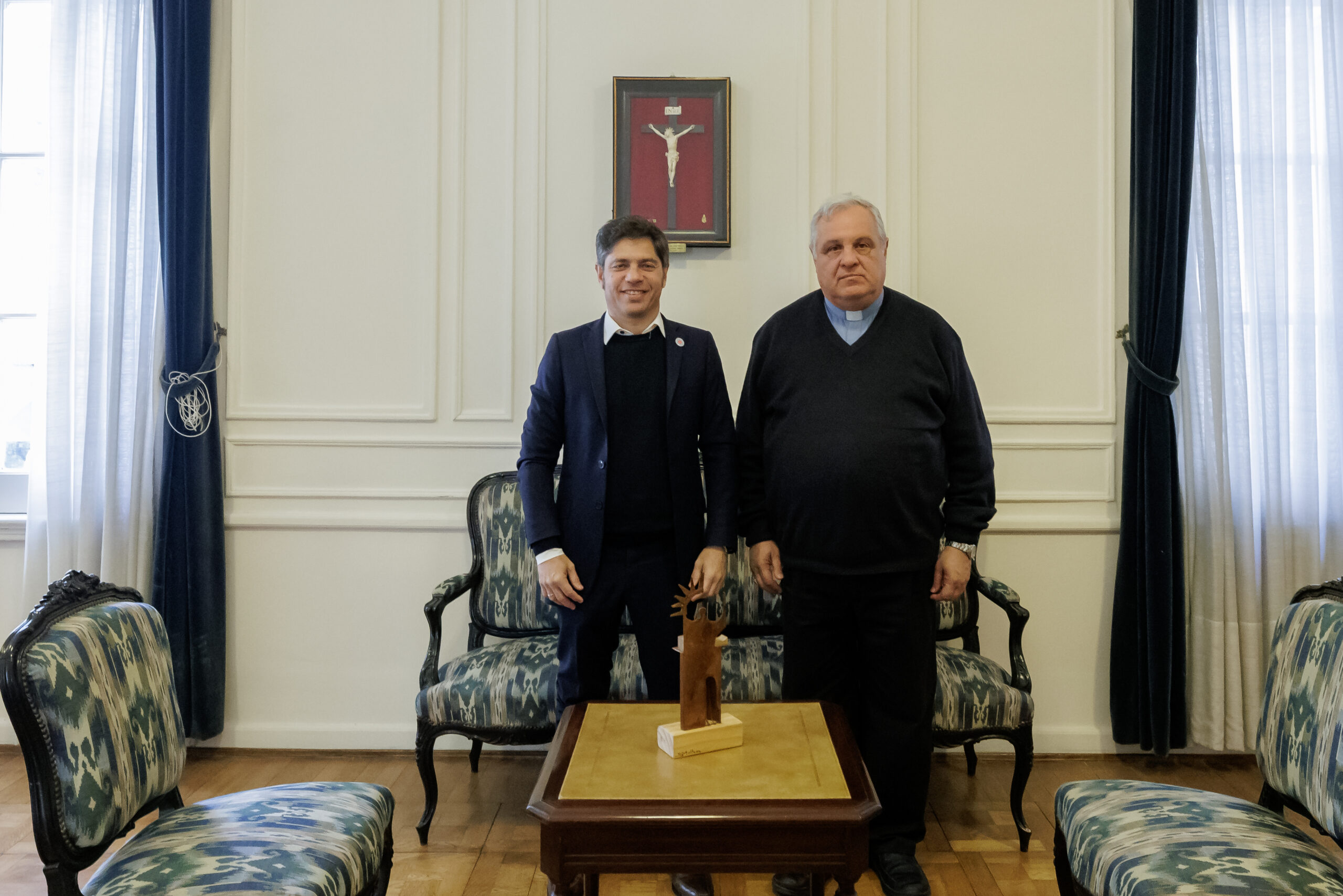 Kicillof se reunió con el presidente de la Conferencia Episcopal Argentina para organizar la visita del Papa León XIV a la Provincia