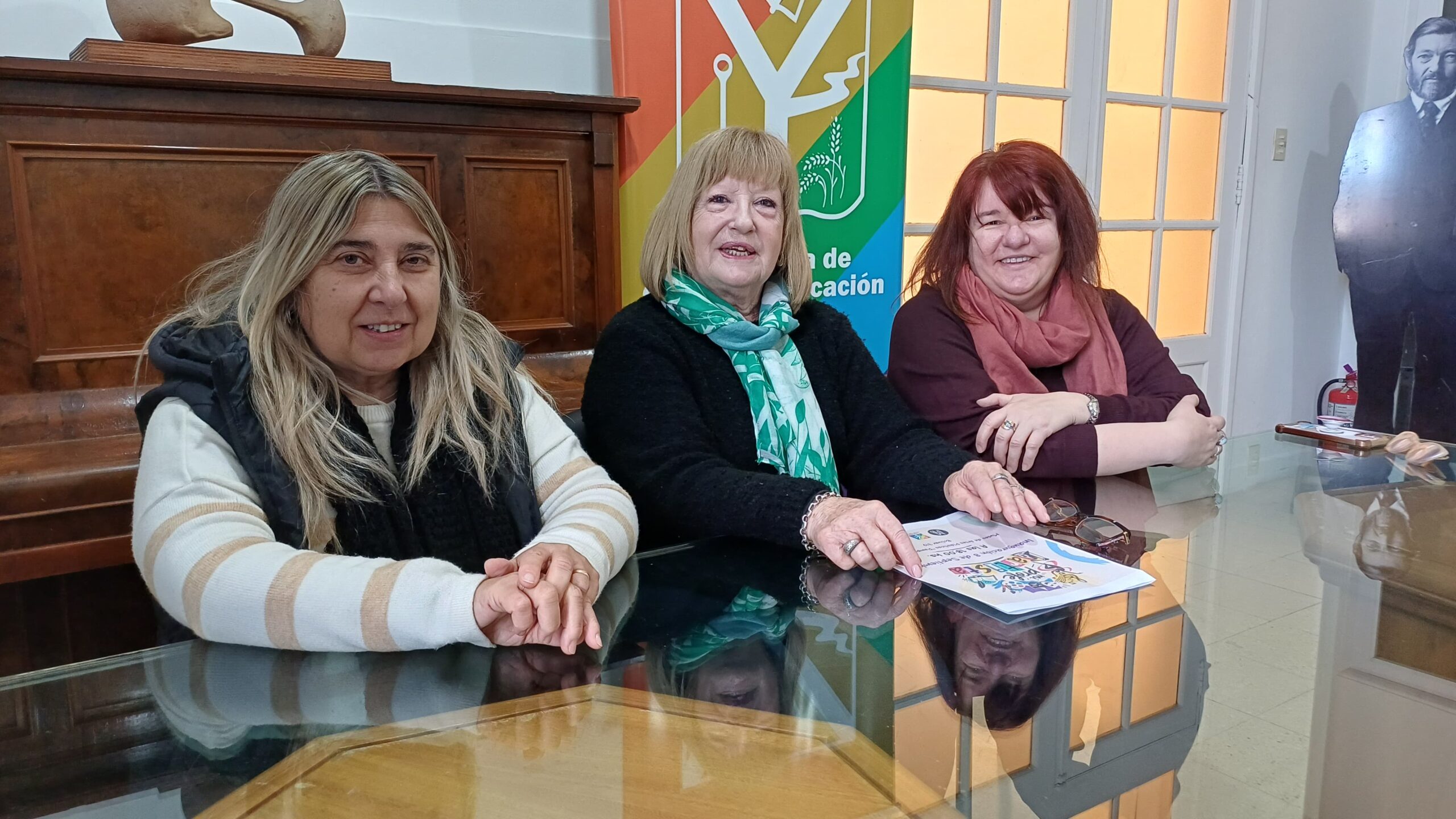 “Mi profe artista”: docentes de Chivilcoy exponen sus obras en el Pompeo Boggio